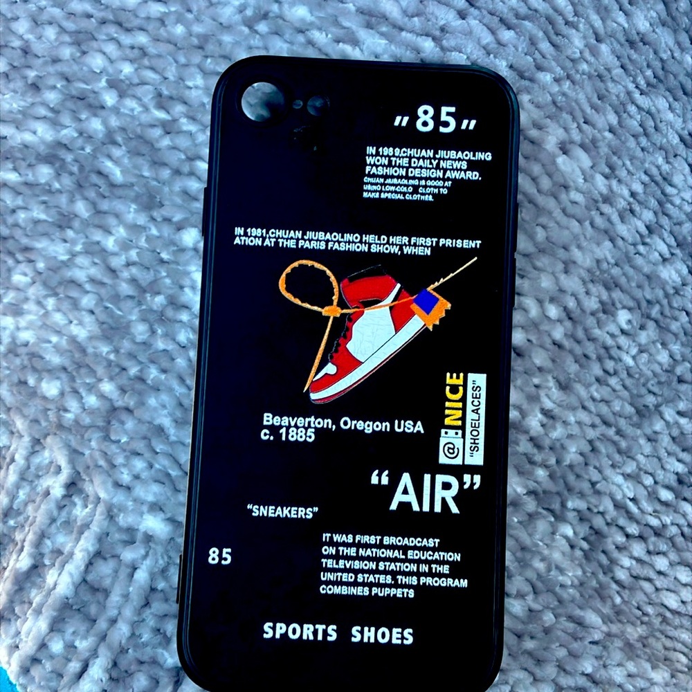Off-white iPhone SE phone case